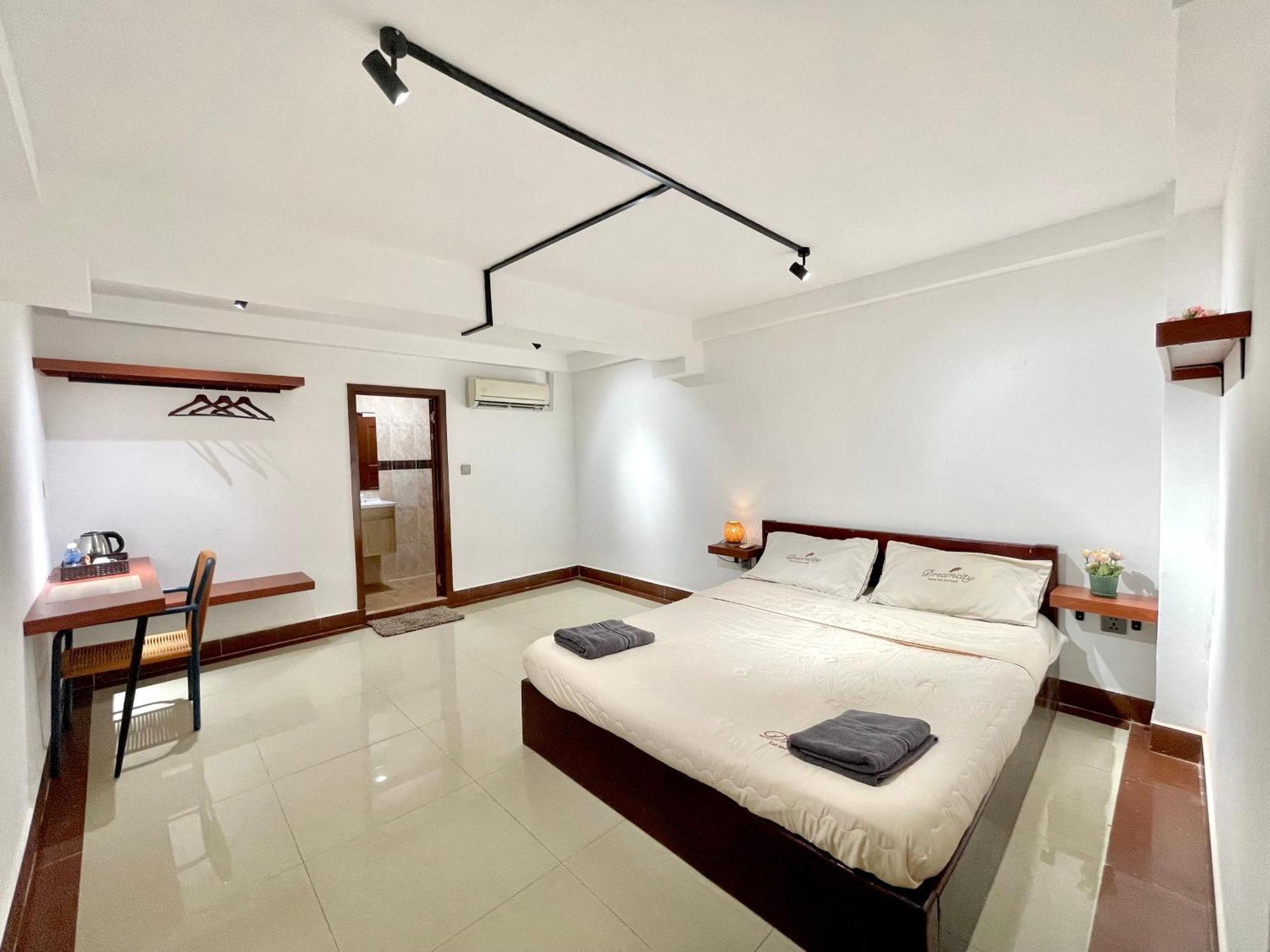 Sky Residence - 50M To Museum And Riverside Phnom Penh Exterior foto